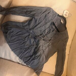 Altar’d State NWT long sleeve in Magnet gray